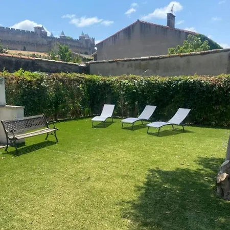 Dom wakacyjny Atypical House With Breathtaking Views Carcassonne