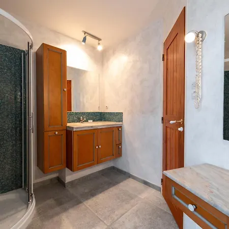 度假居 Atypical House With Breathtaking Views 卡尔卡松